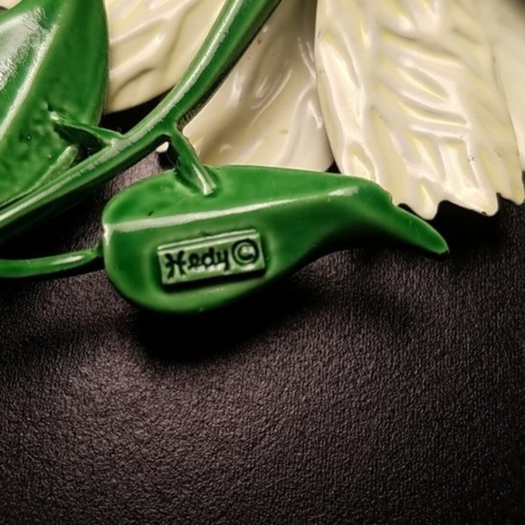 Vintage 1960's Hedy Yellow Enamel Flower Power Brooch - Picture 5 of 5